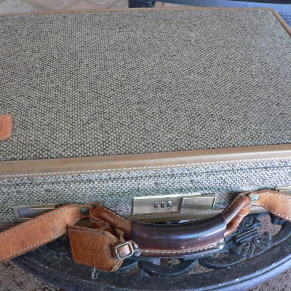 Hartmann Vintage Tweed and Leather Briefcase - Picture 6 of 13